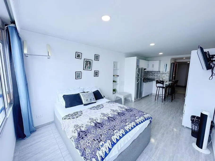 Hermoso Apartamento En 1Br Laguito - Frente A La Playa contacts